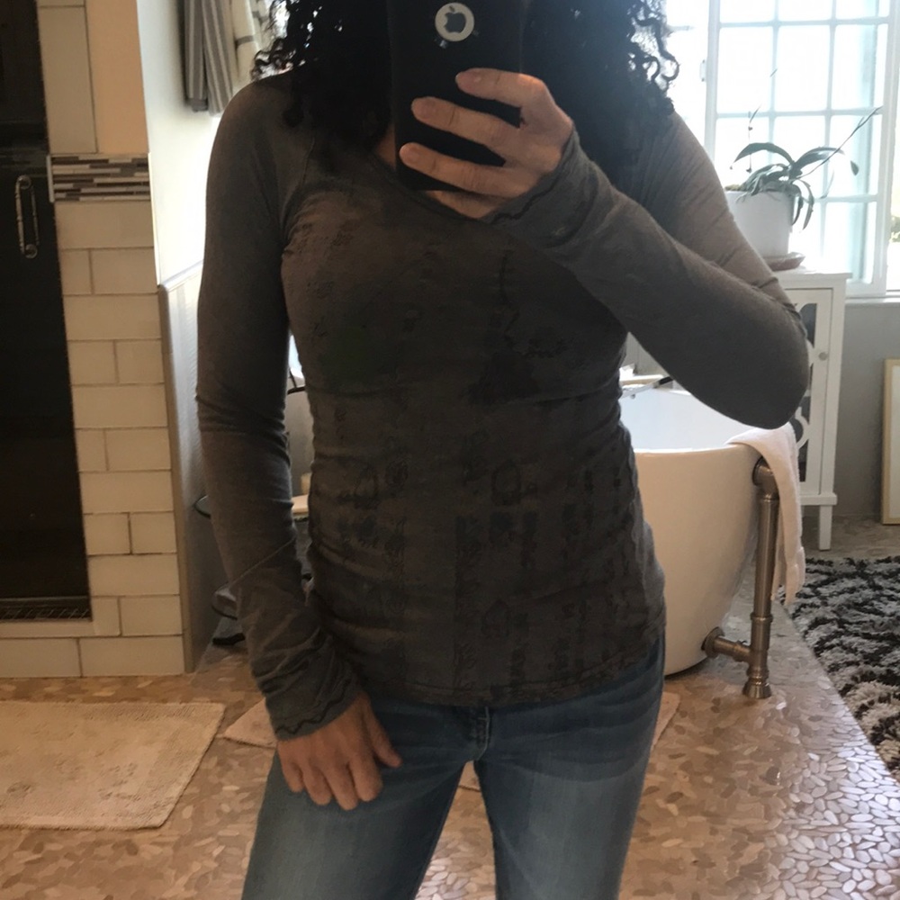 Long sleeve tee